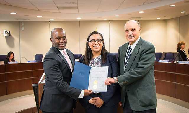 Gonzales student meets with state leaders