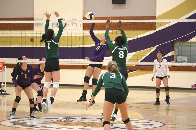 Volleyball | Lady Aztecs improve to 5-1 in league