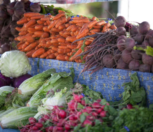 Salinas hospital hosts Farmers’ Market every Friday
