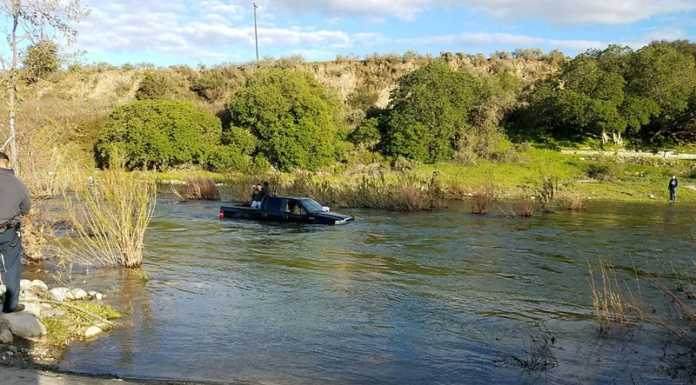 2 rescued from pickup stuck in Arroyo Seco River