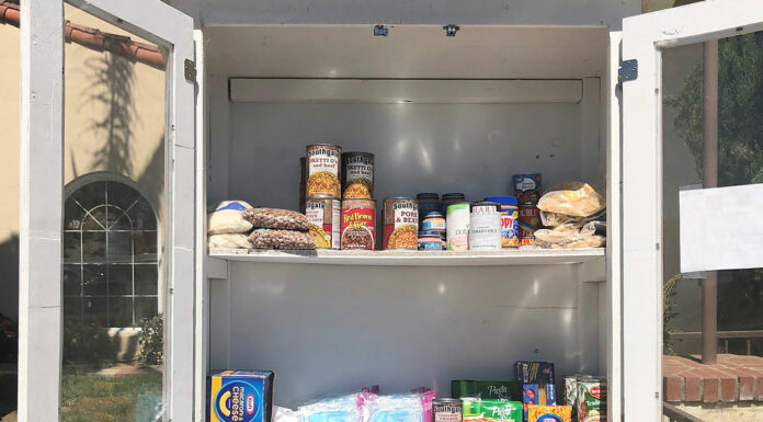 Little Free Pantry sites in Soledad provide free masks to residents