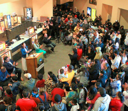 Soledad theater’s opening celebration draws hundreds of moviegoers